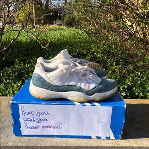 Jordan 11 Low Snakeskin